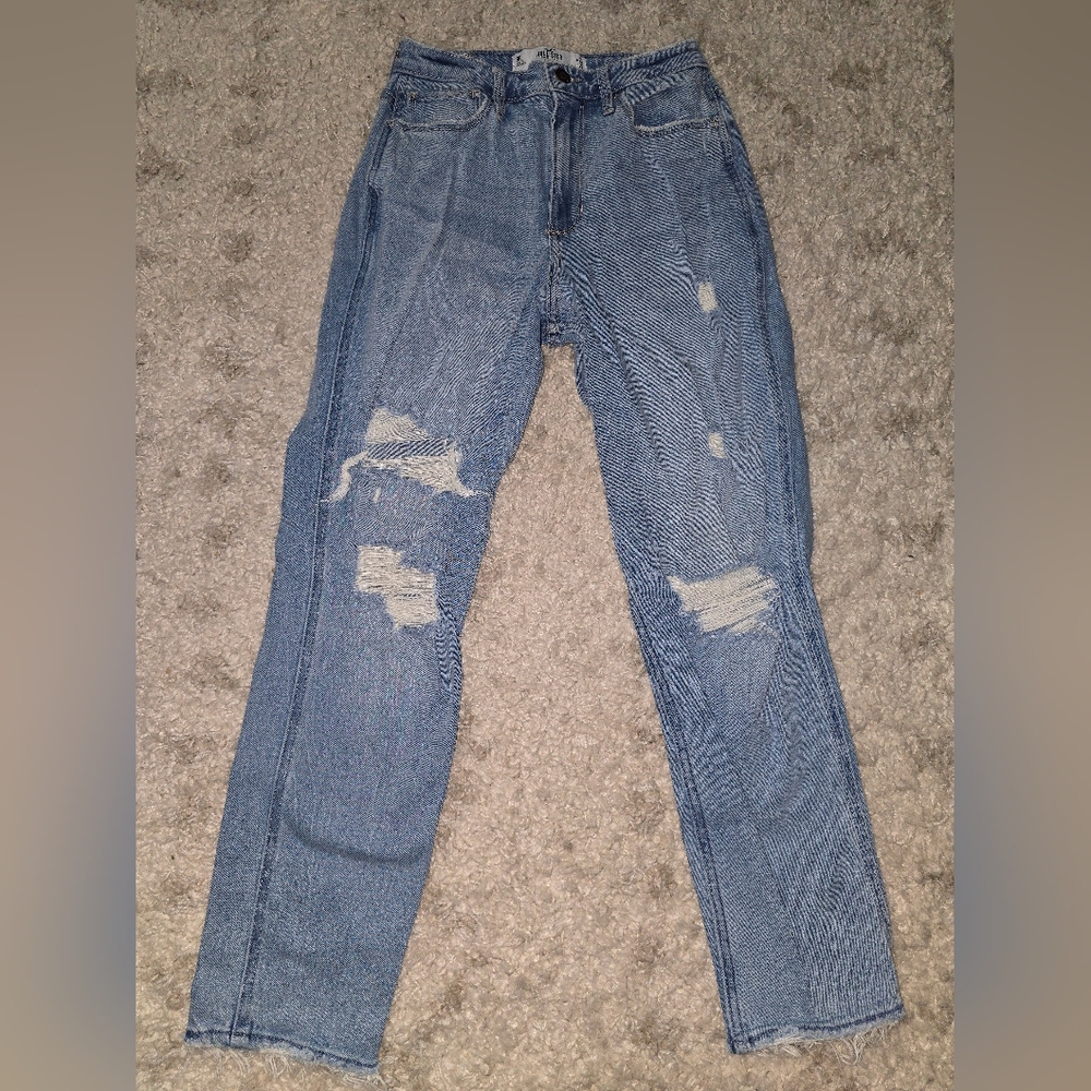 Hollister Curvy High Rise Mom Distressed Blue Jeans, 3R, 26/27L